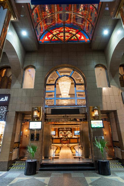 Popular attractions Area Nearby Property